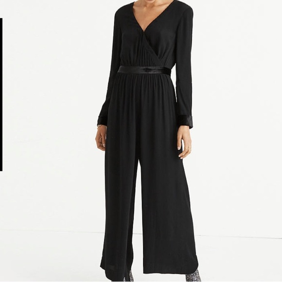 Madewell Pants - Madewell Black Velvet-Trimmed Jumpsuit Size 6